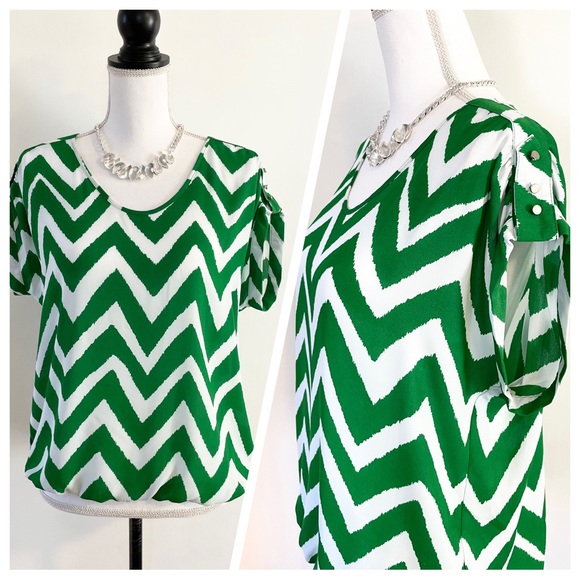 Zac & Rachel Tops - NWT Women’s Zac & Rachel Zigzag/Chevron Top